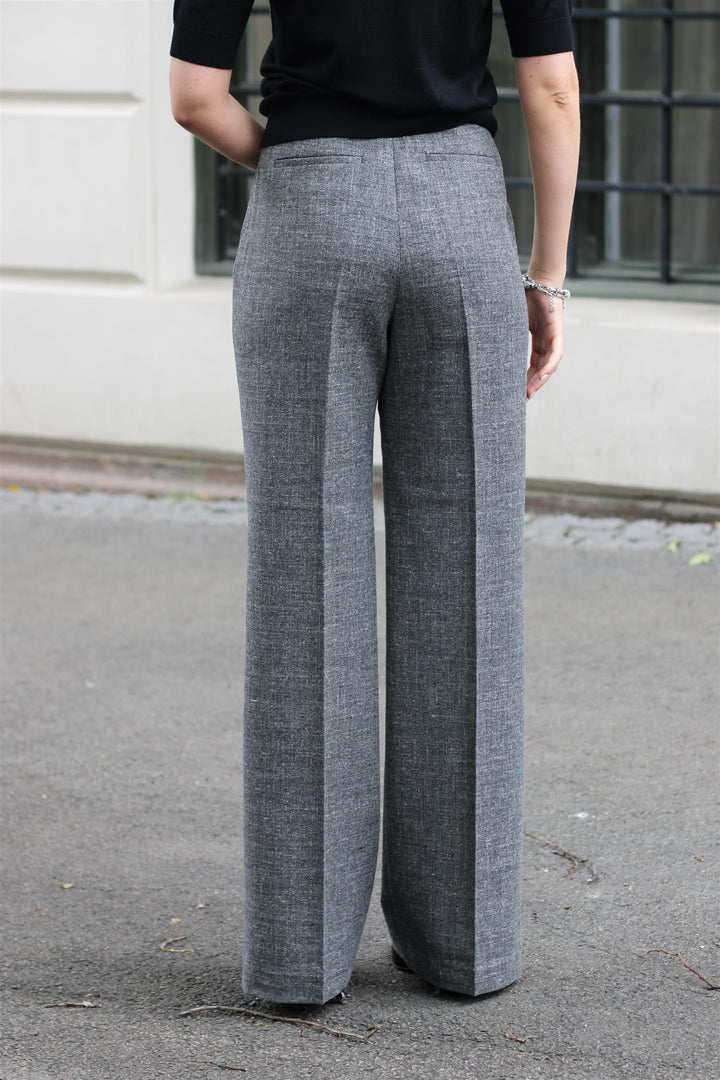 Rohe - Relaxed Single Pleated Trousers