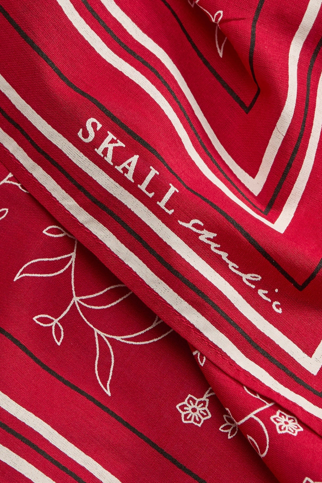 Skall Studio - Classic Scarf Aurora Red